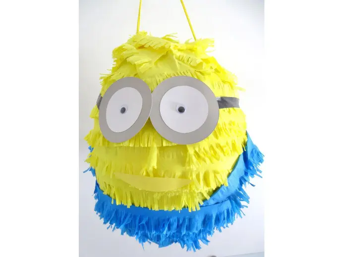 pinata-1280x853-1384x1038-cropped