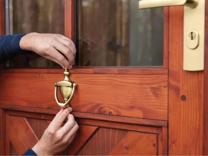 grizzly-montage-outdoor-door-knocker-1384x1038